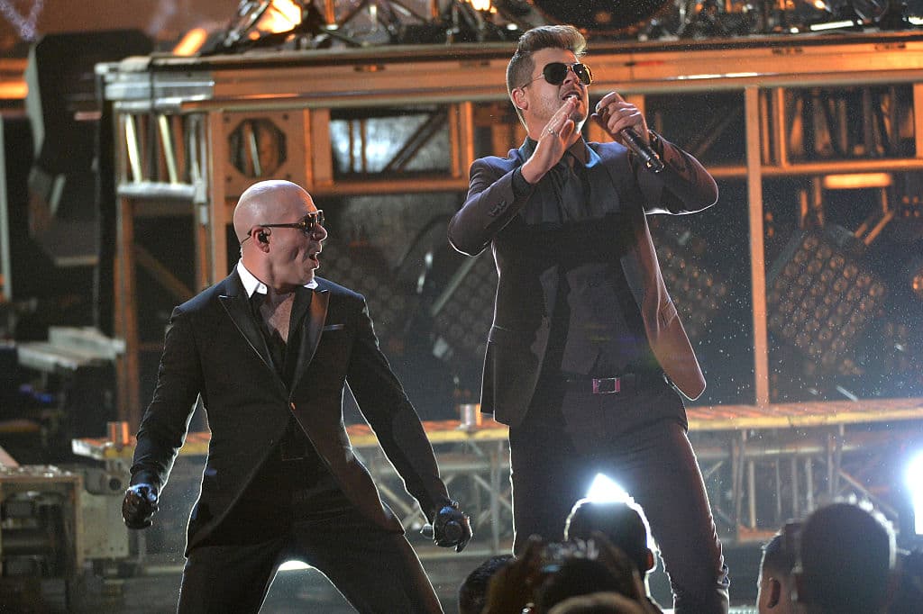 La primera vez que el cantante y productor Robin Ticke pisó el escenario de Premio Lo Nuestro fue en 2015, cuando compartió el escenario con Pitbull para cantar el mega hit internacional “El Taxi”.
