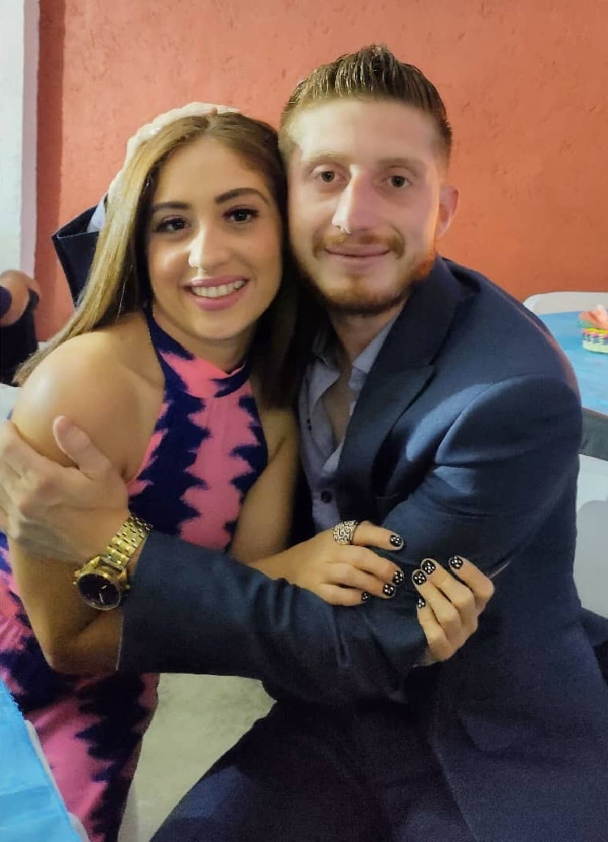 Bertha Ocaña quedó sorprendida con el increíble parecido entre su hermano y un entranador.