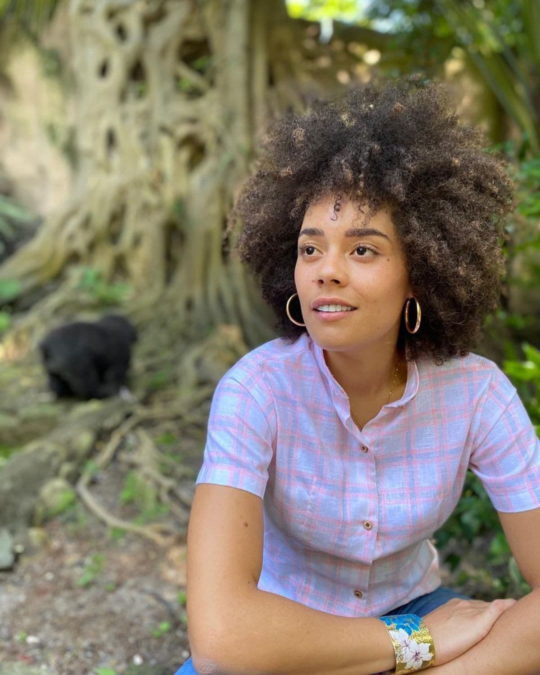 Desde que la modelo y actriz saltó a la fama siempre lució su cabello estilo afro, que le ha valido miles de piropos, en los que fans y famosos destacan lo guapa que luce, pero sobre todo lo bien que le queda.