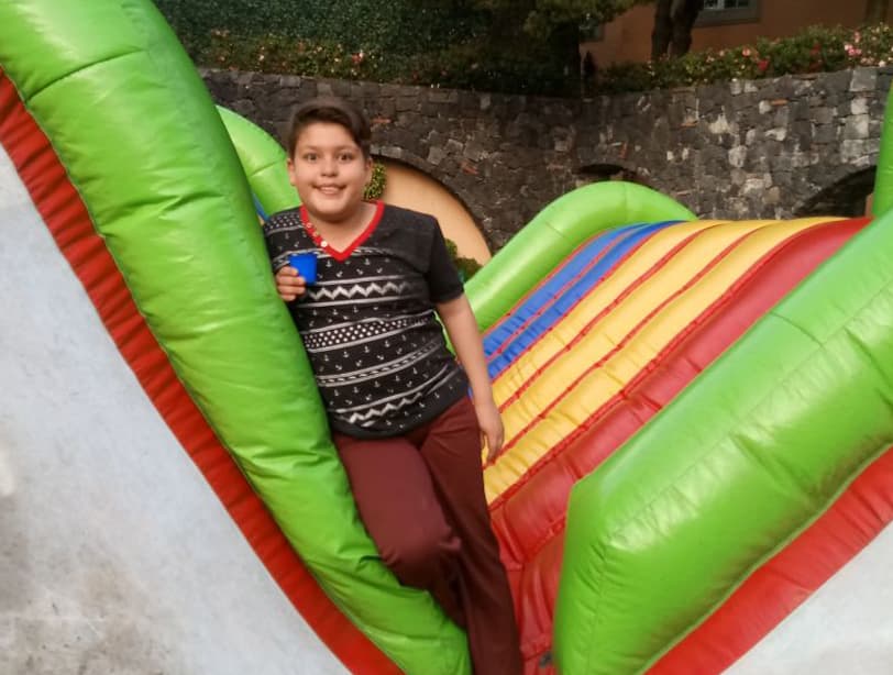 Obviamente, el simpático Aramis no podía faltar en la pose para la cámara.