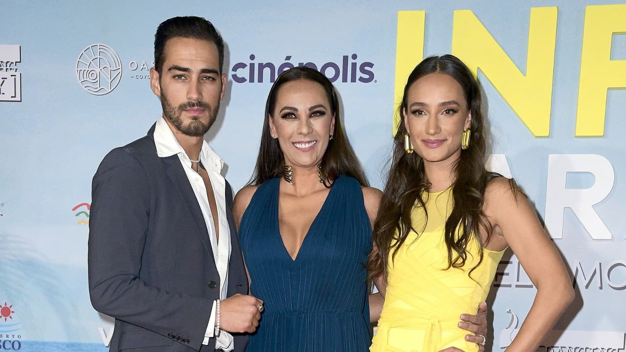 Consuelo Duval con sus hijos, Paly y Michel.