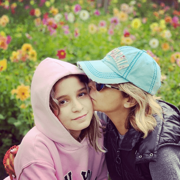 La actriz Itatí Cantoral también atribuye el nacimiento de su segunda hija a la virgen mexicana, incluso, al igual que la hija de la conductora Inés Gómez Mont le puso su nombre como muestra de agradecimiento."Mi hija, por eso se llama María", dijo en entrevista al Programa 'Hoy'.