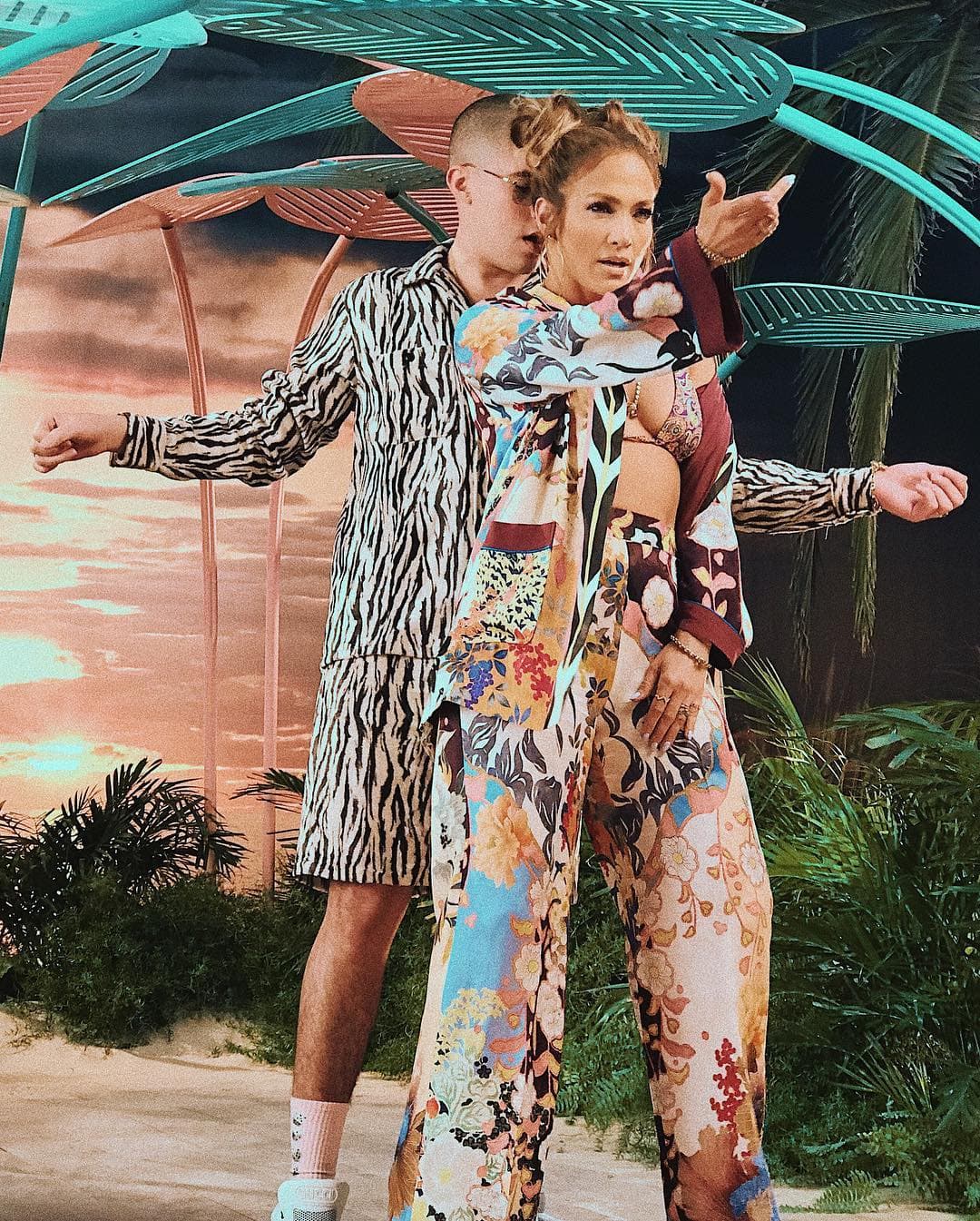 Bad Bunny colabora en el nuevo tema de Jennifer Lopez