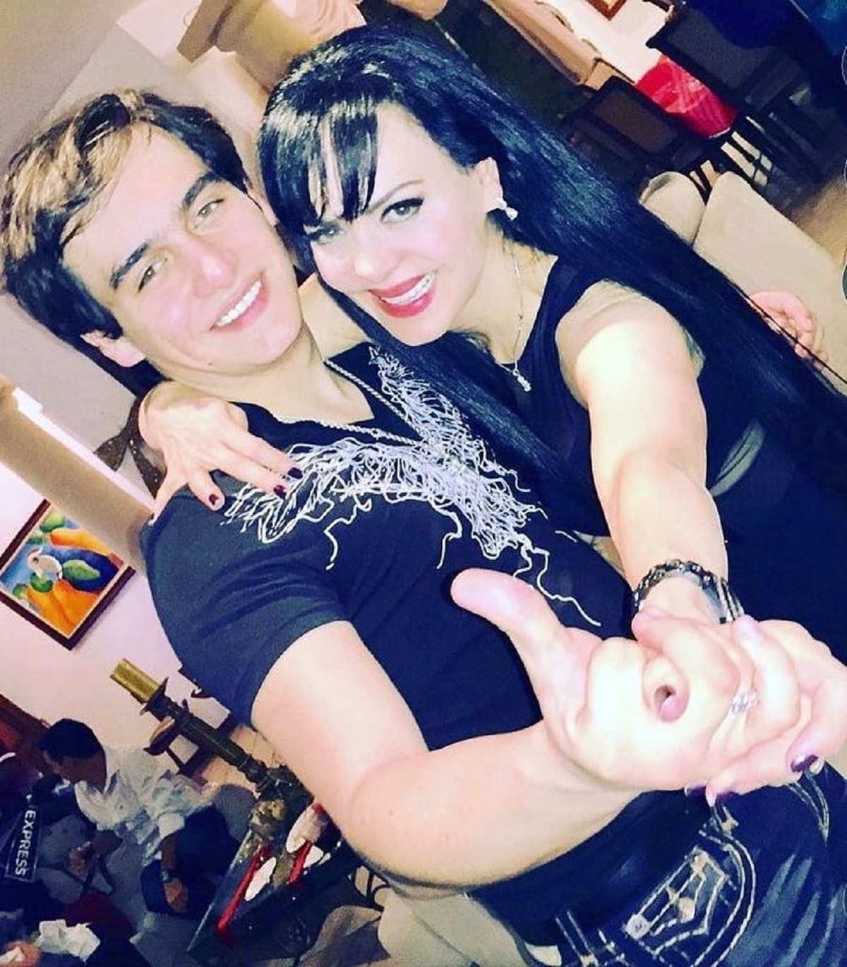 Maribel Guardia logró sonreír en el funeral de Julián Figueroa por declaración de esta actriz