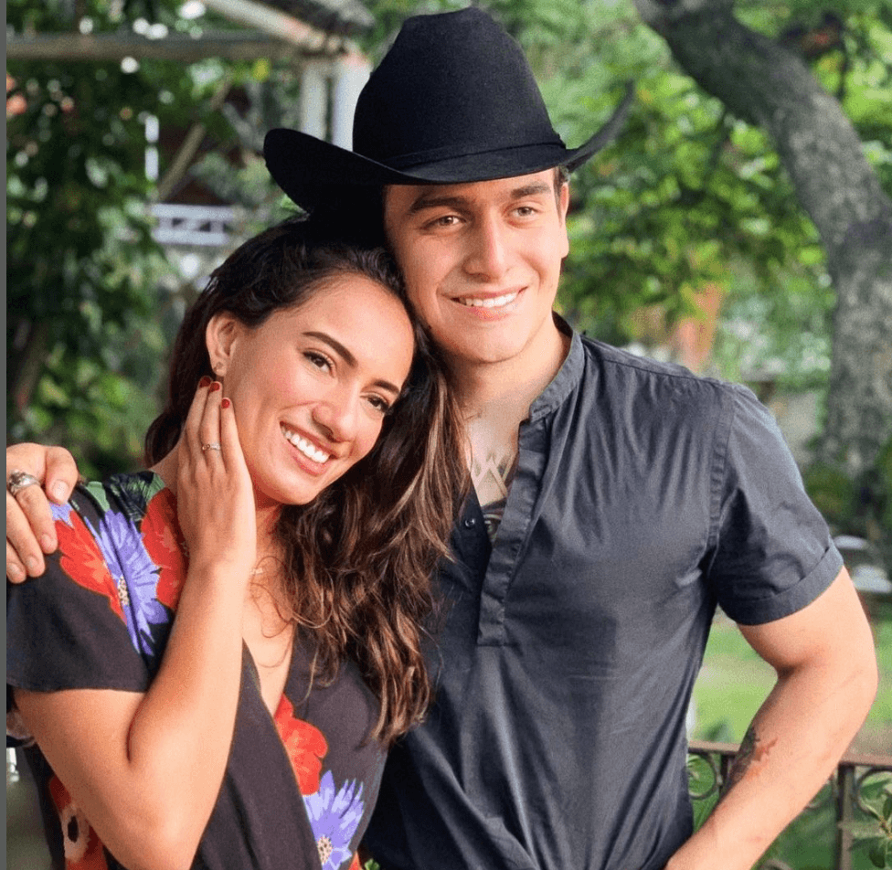 Joana, hermanastra de Julián Figueroa, conmueve al mostrar mensajes que él le envió