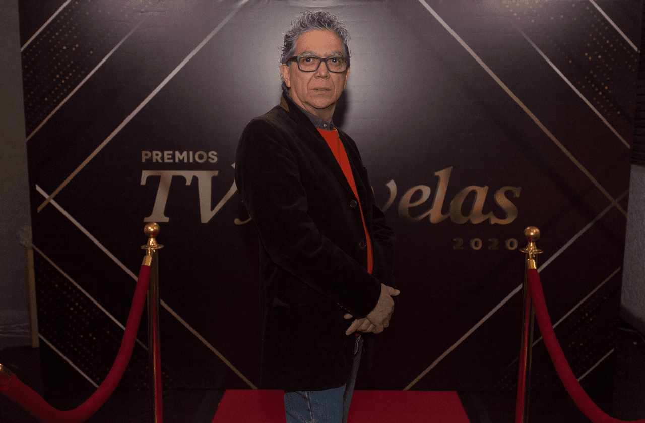 También estuvo presente en esta Alfombra Roja el Director de Escena Carlos Guerra.