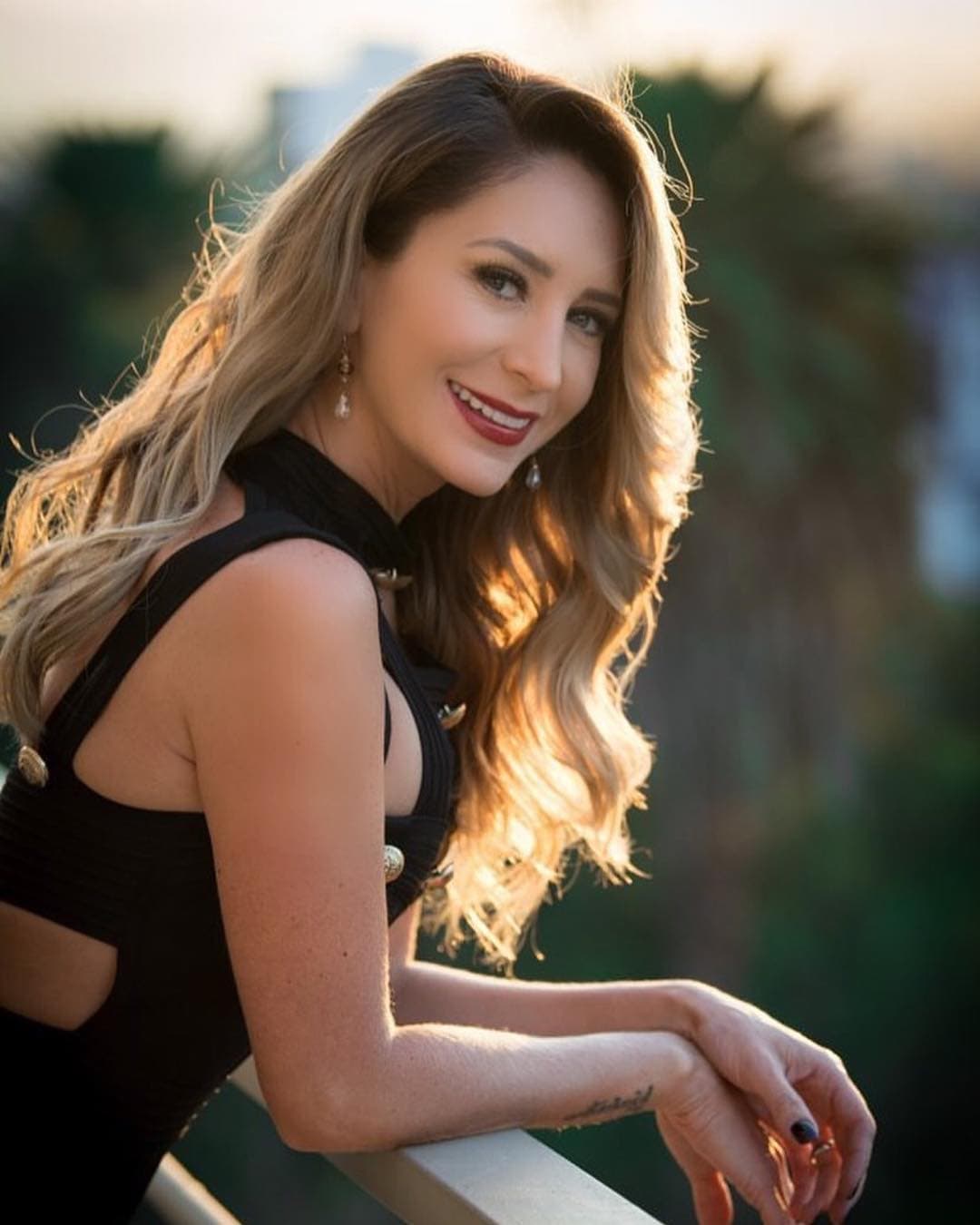 La actriz Geraldine Bazán alborotó las redes sociales al lucir su tonificado abdomen