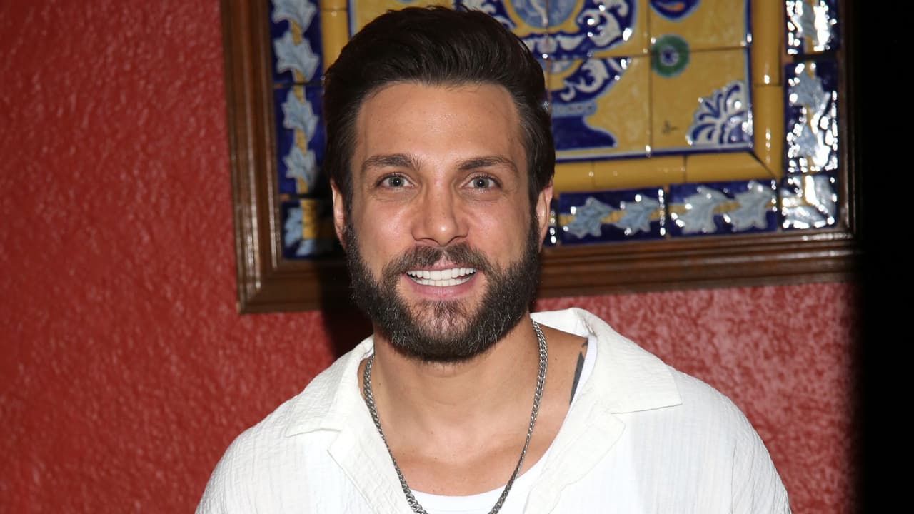 Nicola Porcella impacta al presumir en redes lo grande que está su hijo; así luce el joven Adriano