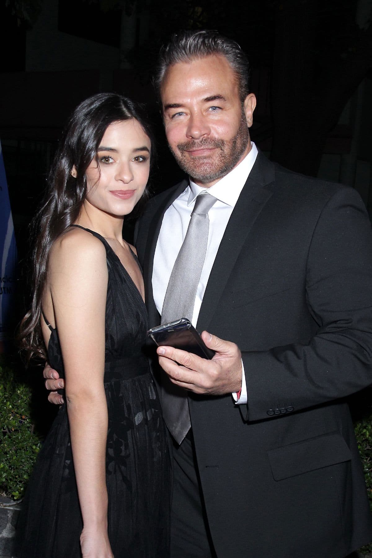 Valeria Santaella es hija del actor Sergio Sendel y a sus 23 años ya ha logrado participar en exitosos melodramas como ‘Luis Miguel: la serie’, ‘Lo que la vida me robó’, ‘Una familia con suerte’, ‘Mañana es para siempre’ y ‘Mi fortuna es amarte’.