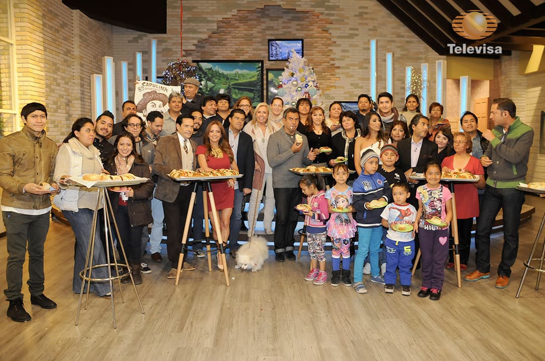 A Andrea y a Loret ¡les sale el muñequito en la Rosca de Reyes!