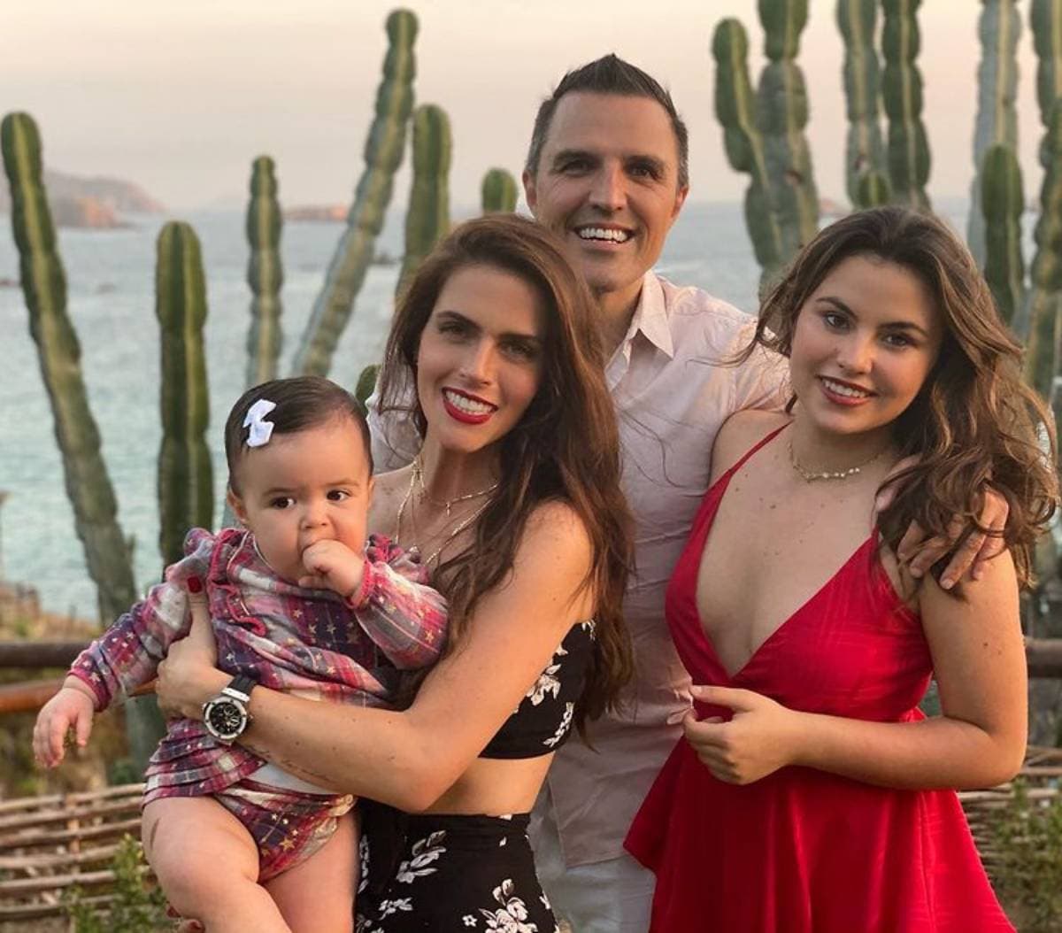 Hijastra de Claudia Álvarez reacciona al nuevo embarazo de la actriz y paraliza las redes