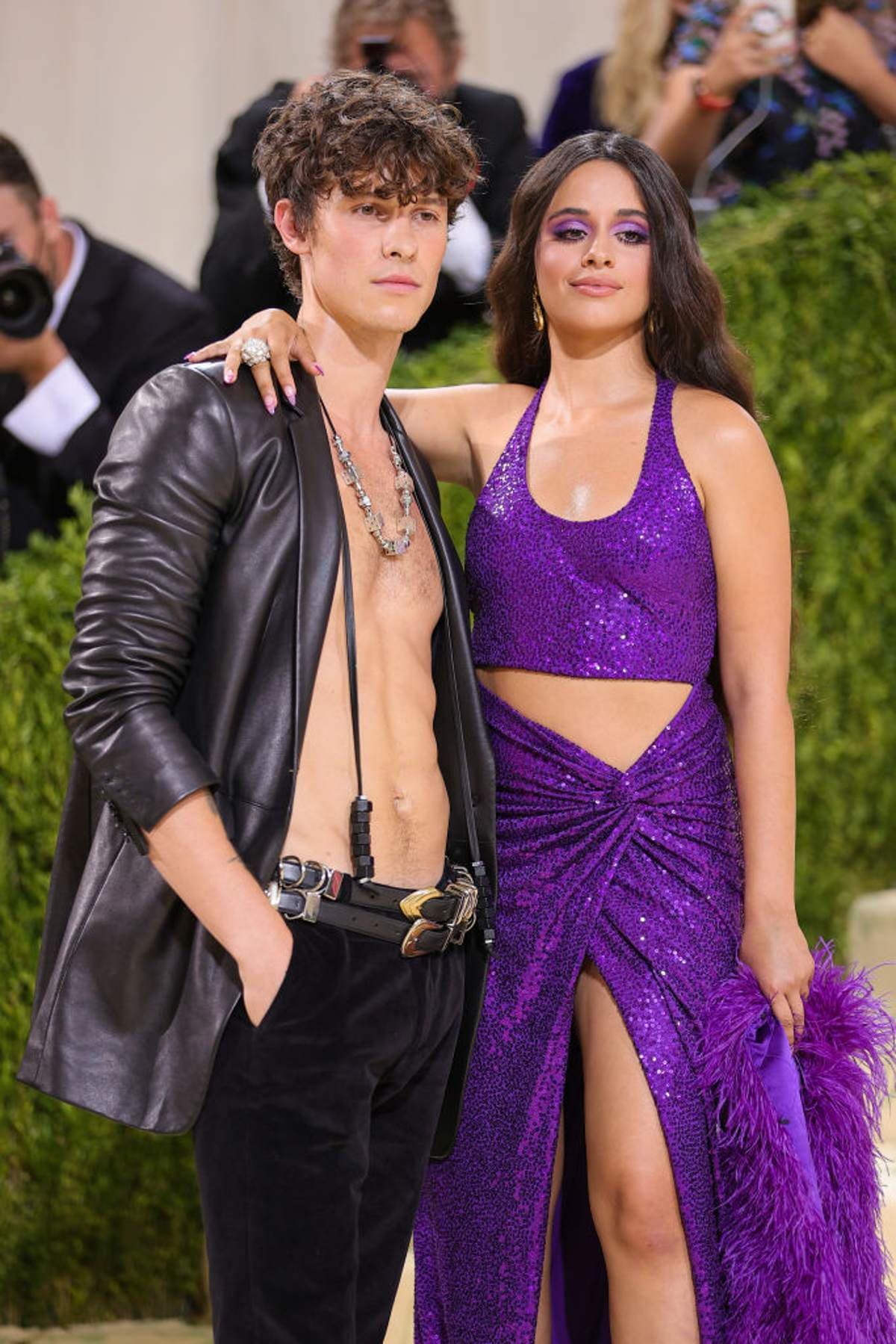 El 18 de noviembre, Camila Cabello y Shawn Mendes sorprendieron al anunciar el fin de su noviazgo tras dos años juntos. Los famosos enfatizaron que, aunque su relación había concluido, seguirían siendo grandes amigos.