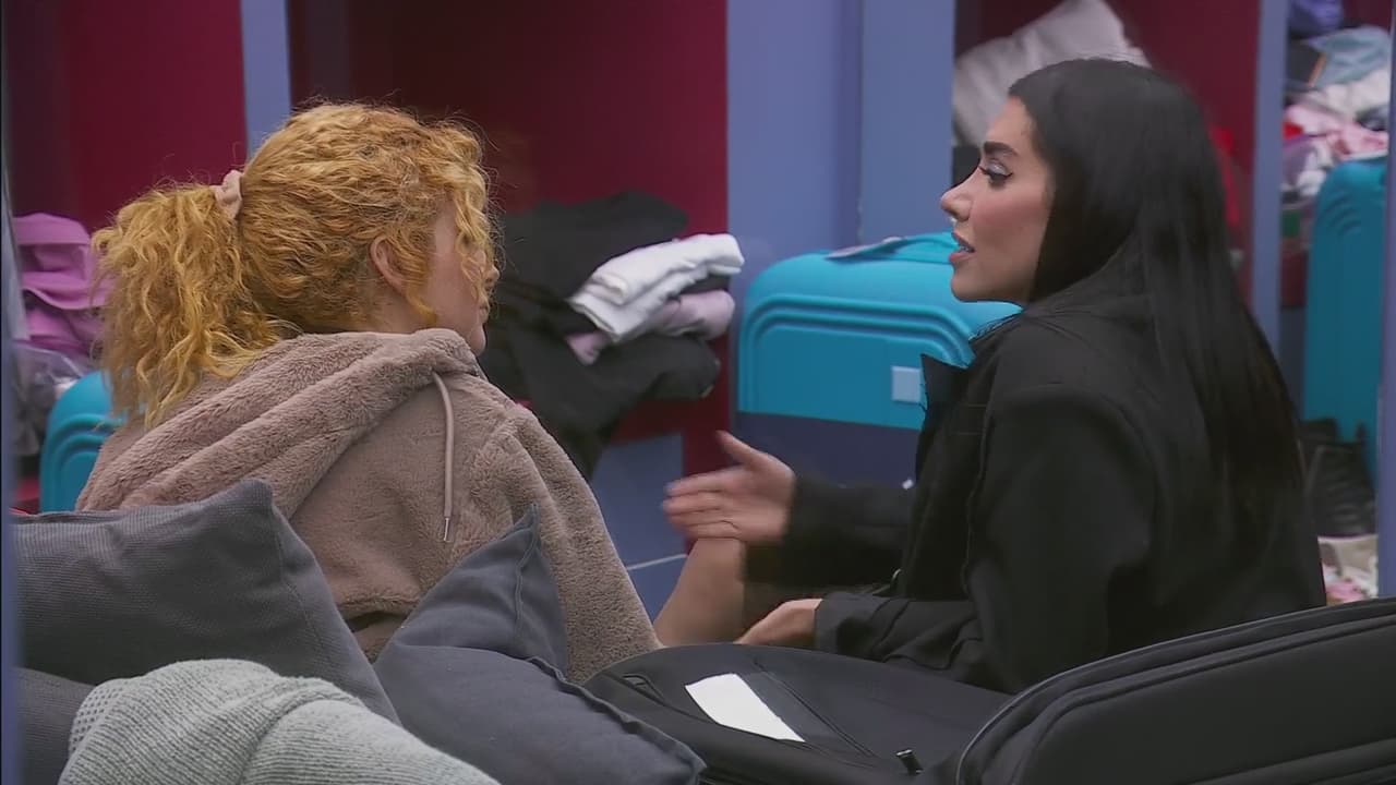 Karime le sube el ánimo a Briggitte en 'La Casa de los Famosos México'