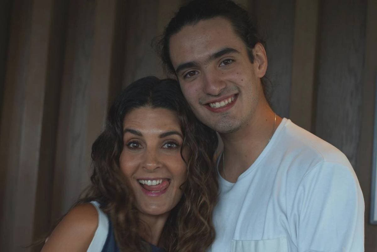Hijo de Mayrín Villanueva impacta al lanzarle tremendo piropo a su mamá tras drástico cambio de look
