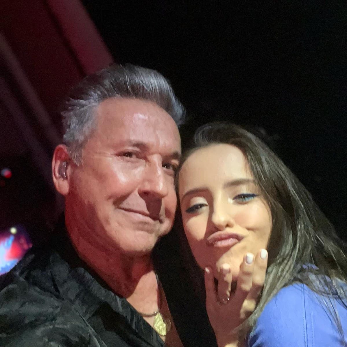 El cantante compartió tremenda foto en su cuenta de Instagram
