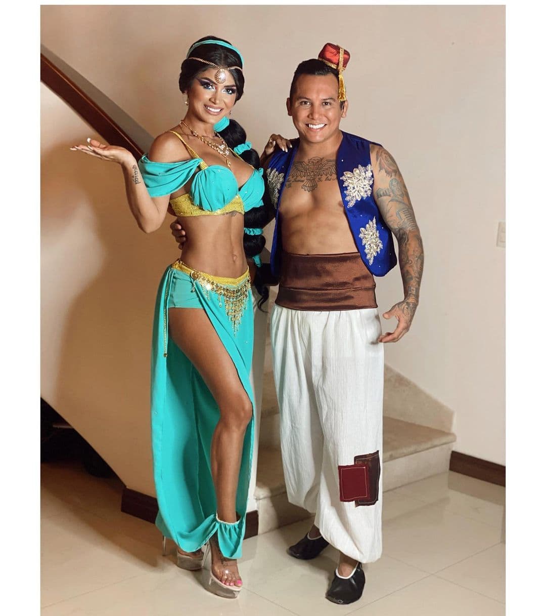 Kimberly Flores y Edwin Luna sorprendieron en redes sociales transformados en todos unos personajes de Disney. La pareja optó por espectaculares réplicas de los atuendos que llevan 'Jasmín' y 'Aladdín' en una de las clásicas películas infantiles.