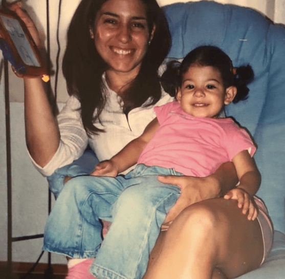 En cuanto a su vida privada, la actriz de 47 años es madre de una adolescente llamada Oriana, quien nació en marzo de 2003.