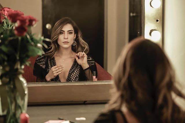 María León sale a la calle e inspira a sus fans con el sencillo 'Inquebrantable'