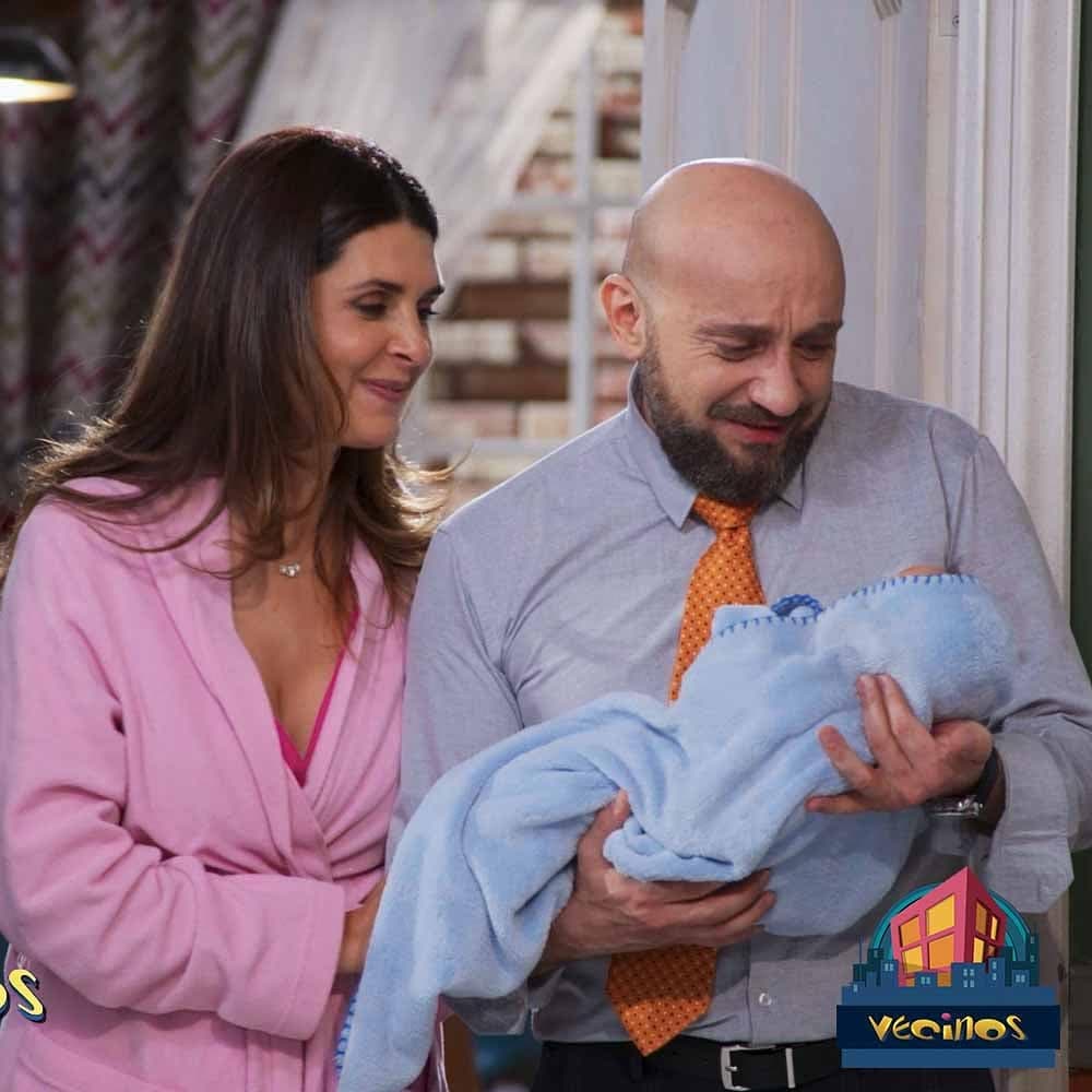 Este 2021, durante la décima temporada de 'Vecinos', 'Silvita' dio a luz a 'Luisito Jr.', por lo que este pequeño será un nuevo personaje que se integra al edificio para los nuevos capítulos de la onceava temporada.