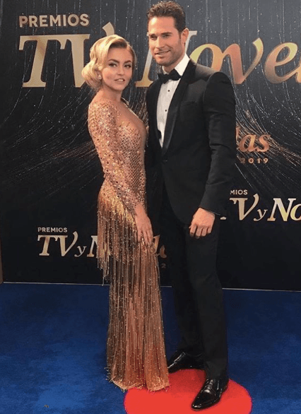 En más de seis años de relación, Sebastián Rulli y Angelique Boyer han demostrado ser una pareja comprometida, dejando en claro que sus diferencias físicas, como la estatura, no son un impedimento para amarse.