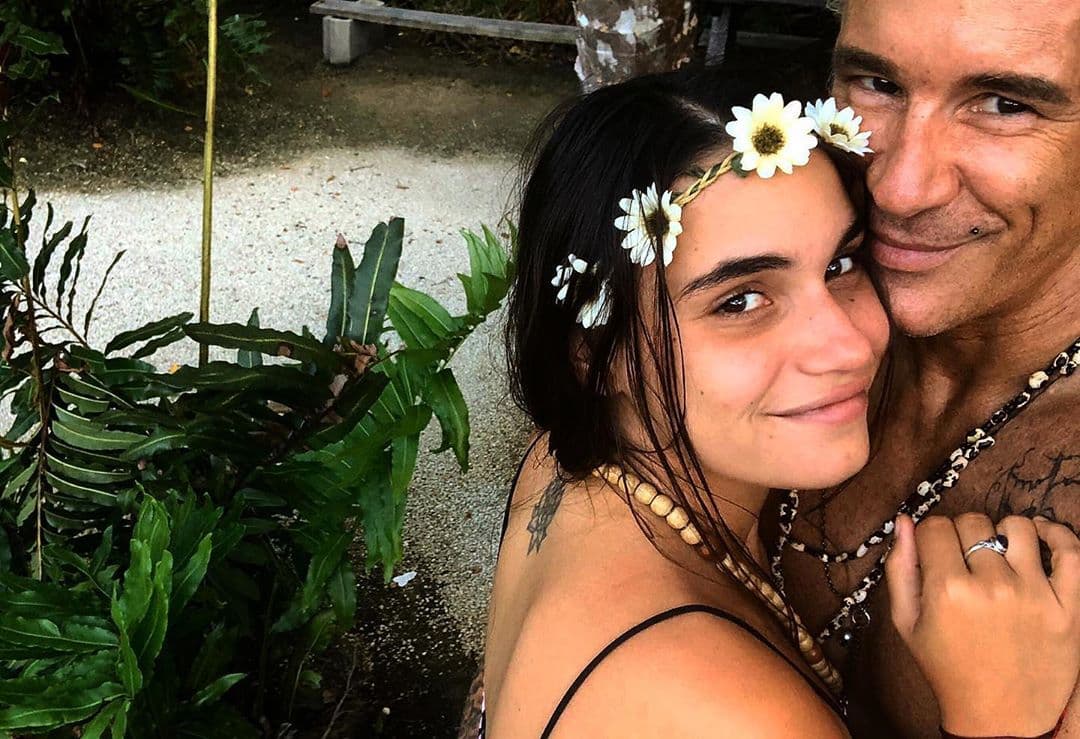 A principios de febrero de 2020, Fernando Carrillo presentó en redes sociales a su novia María Gabriela, quien es 30 años menor que él. ¡Conócela!