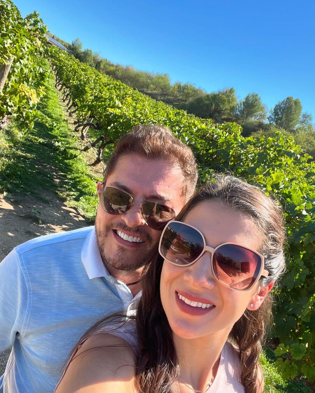 Ernesto Laguardia y su esposa