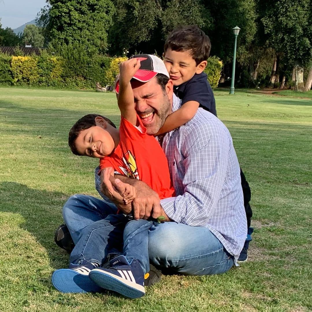 Sin embargo, en 2014, la pareja recibió la llegada de los gemelos Manuel y Daniel, quienes completaron a su familia y están por cumplir siete años.