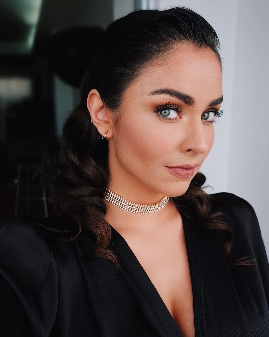 Claudia Martín comparte romántica foto de su boda