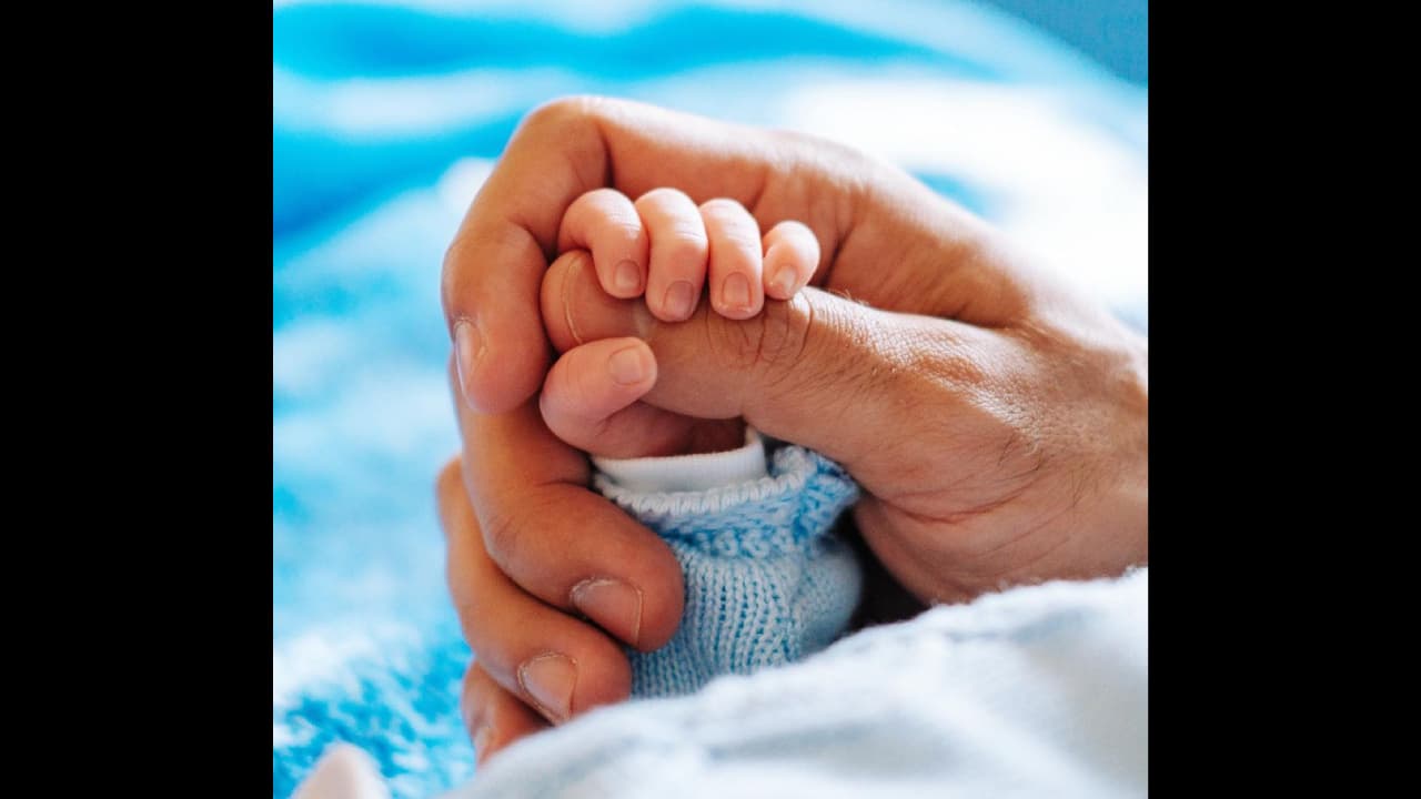 El cantante mostró lo feliz que está con su primogénito