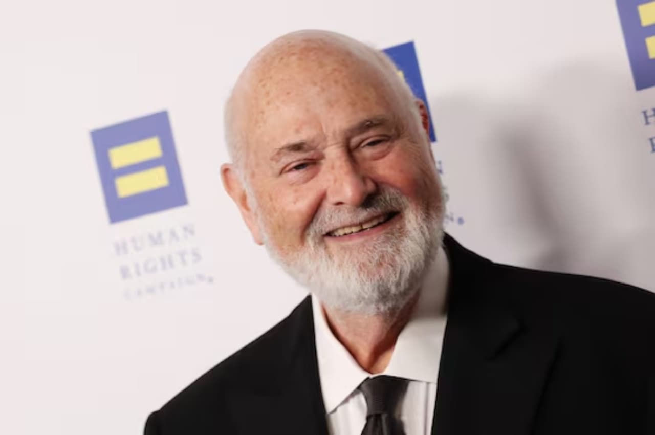 Aseguran que familiar de Rob Reiner es interrogado tras brutal asesinato del cineasta y su esposa