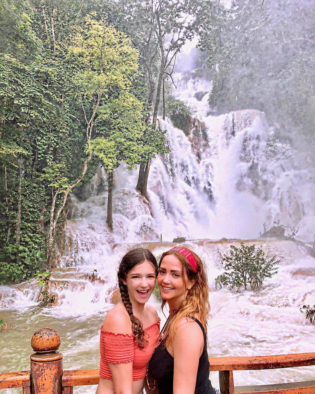 Hija de Andrea Legarreta luce irreconocible al anunciar su debut como cantante: ‘Toda una muñequita’