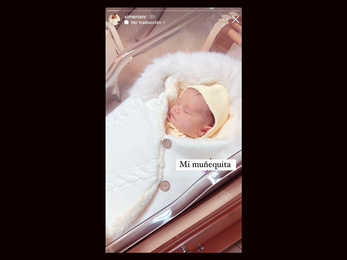 “Mi muñequita”, anotó la modelo en una de las primeras imágenes.
