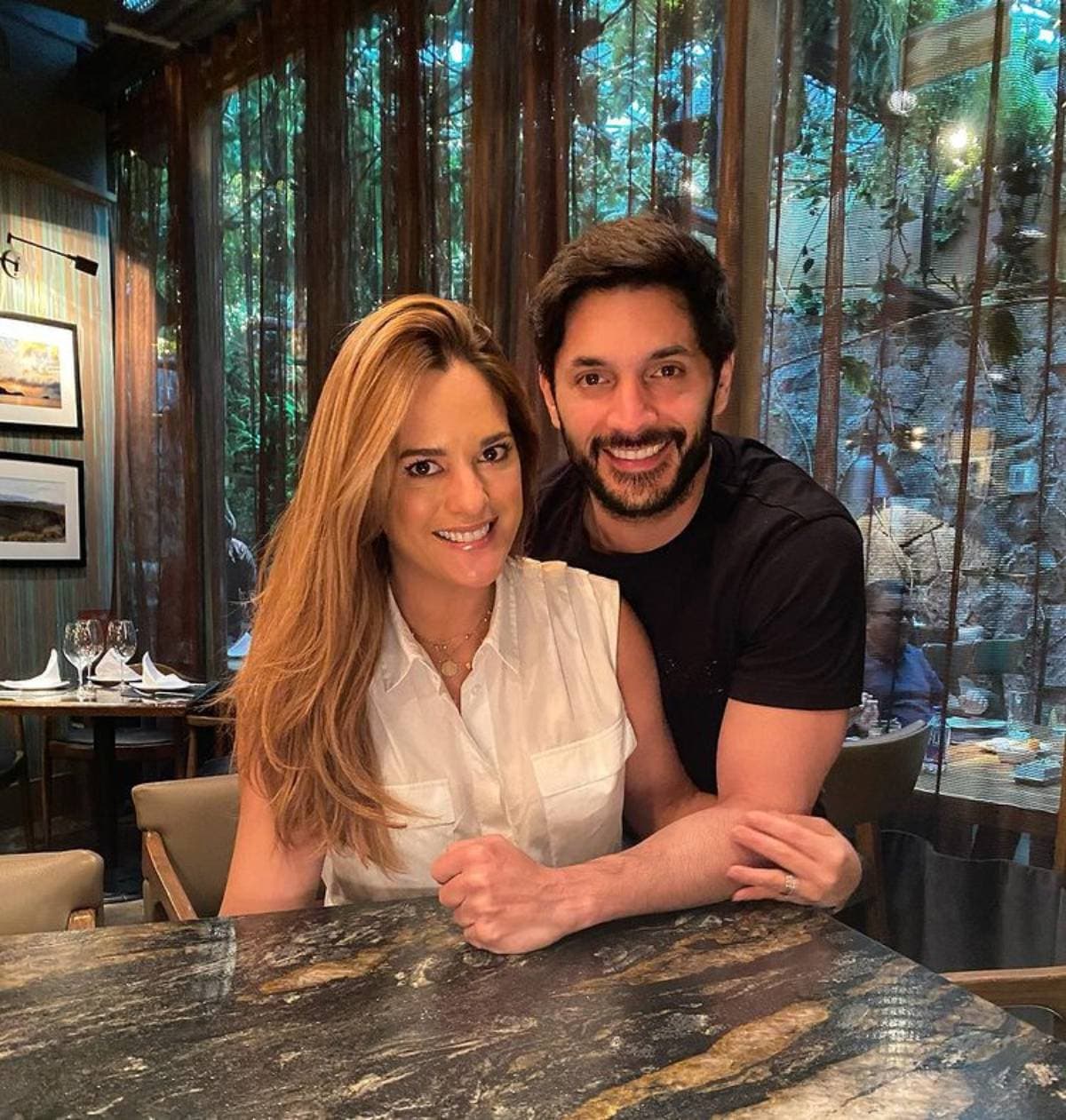 Daniel Elbittar está casado con Sabrina Seara desde 2014. La esposa del actor es una actriz y modelo venezolana.