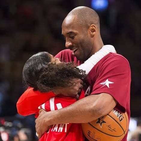 Banda, mariachi y murales: Estos fueron todos los homenajes del regional a Kobe Bryant