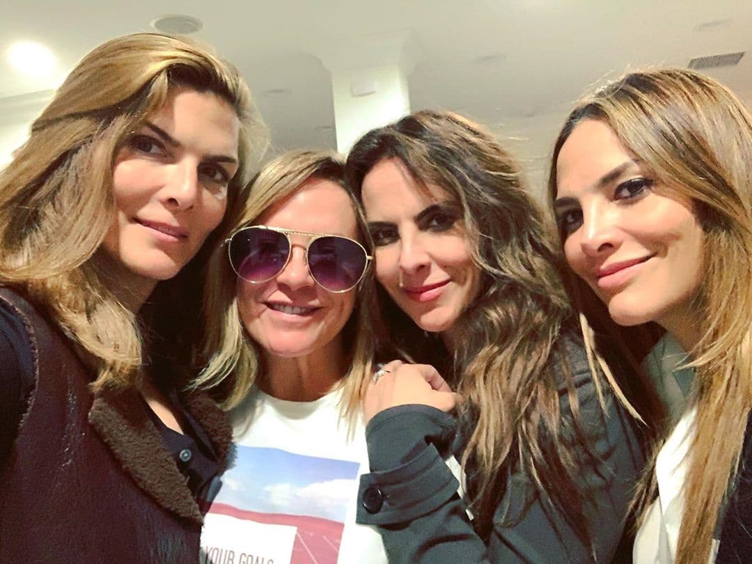 La siguiente que compartió imágenes del emotivo encuentro fue Fabiola Campomanes, quien al igual de Montserrat escribió: “Gracias por este reencuentro las amo @katedelcastillo @larox07 @montserrat33”.