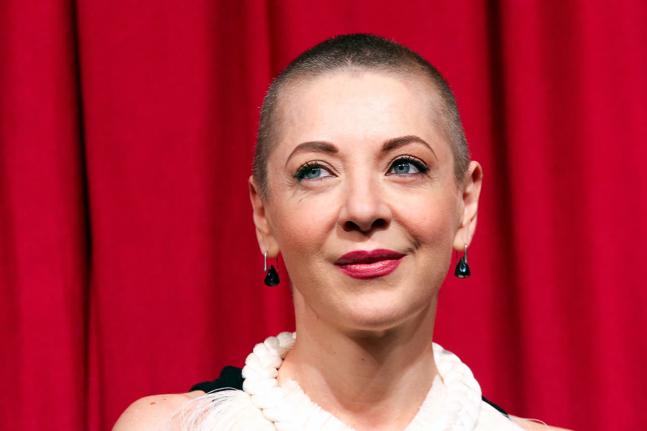 El 13 de junio de 2019, Edith González murió a los 54 años de edad a consecuencia de cáncer de ovario que le detectaron tres años antes. Su viudo Lorenzo Lazo detalló: “Su deceso fue a consecuencia de un súbito deterioro de salud resultante de una recurrencia del cáncer”. La actriz estuvo rodeada sus últimos momentos con vida de su hija Constanza, su esposo, su hermano y su sobrina.