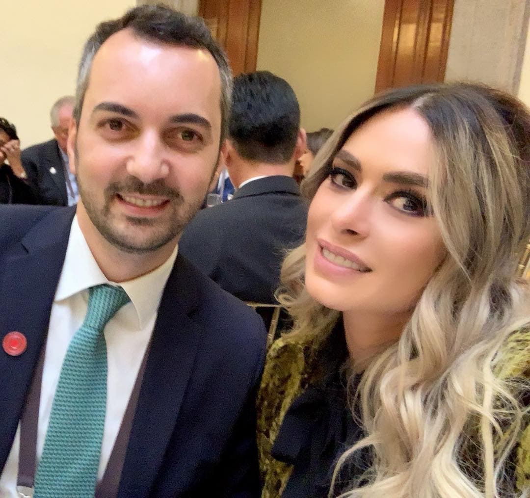 Compartió la mesa con el embajador de Alemania, Peter Tempel; el Mayor Giles de Arizona, el diplomático Ionut Valcu (en la foto), nuevo portavoz del Ministerio de Exteriores de Rumania.
