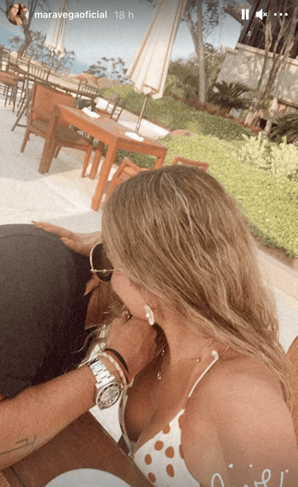 Y es que, a tan solo unos días de que comenzara a sonar este probable nuevo romance, Raúl Araiza sorprendió a sus millones de seguidores al dejarse ver, por primera vez, de lo más cariñoso con la actriz en redes sociales con esta imagen.