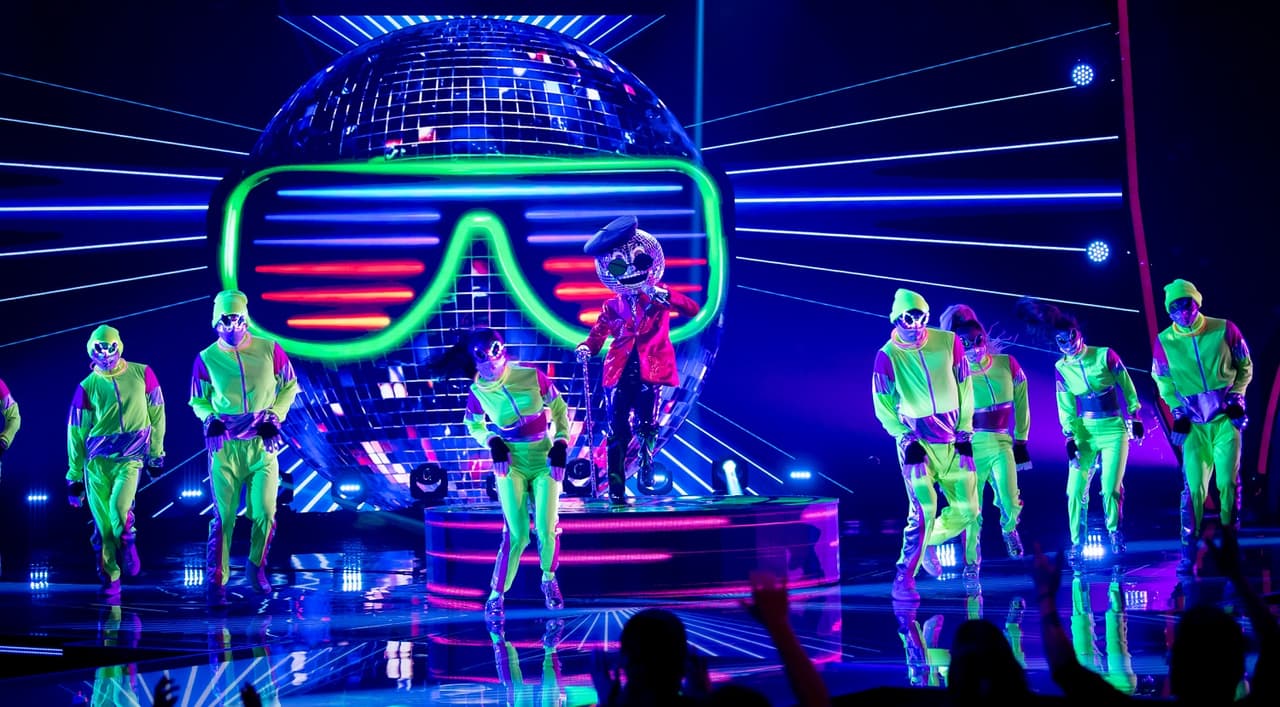 En esta presentación, Disco Ball interpretó el éxito ‘Blinding Lights’, tema de The Weeknd y Jason Derulo.