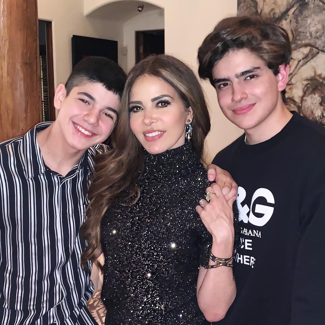 Miguel Armando (izquierda) y Ángel Gabriel (derecha) son los hijos de Gloria Trevi.