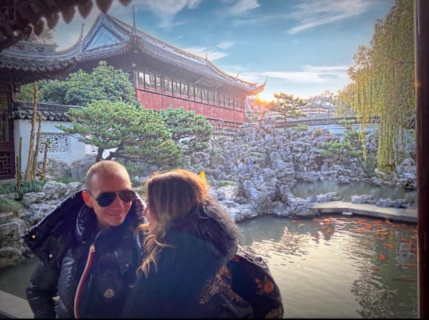 Sin embargo, Andrea Legarreta no ha sido la única que ha presumido sus vacaciones por Shanghái, pues Erik Rubín también lo ha hecho a través de sus historias de Instagram, desde donde ha mostrado algunos paisajes de su recorrido.