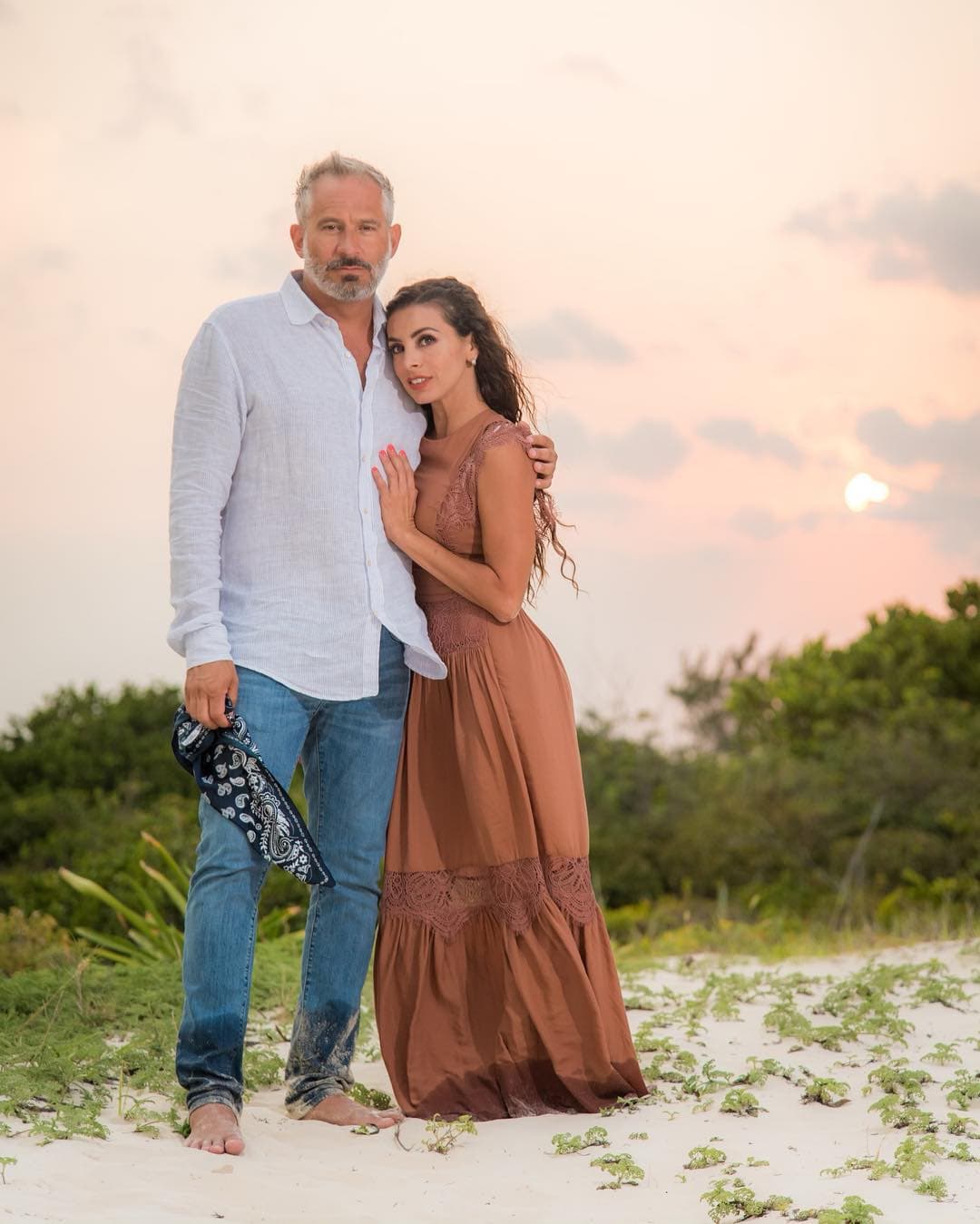 Esposa de Arath de la Torre impacta con tratamiento para vientre plano: ‘Que me recojan los cueros’