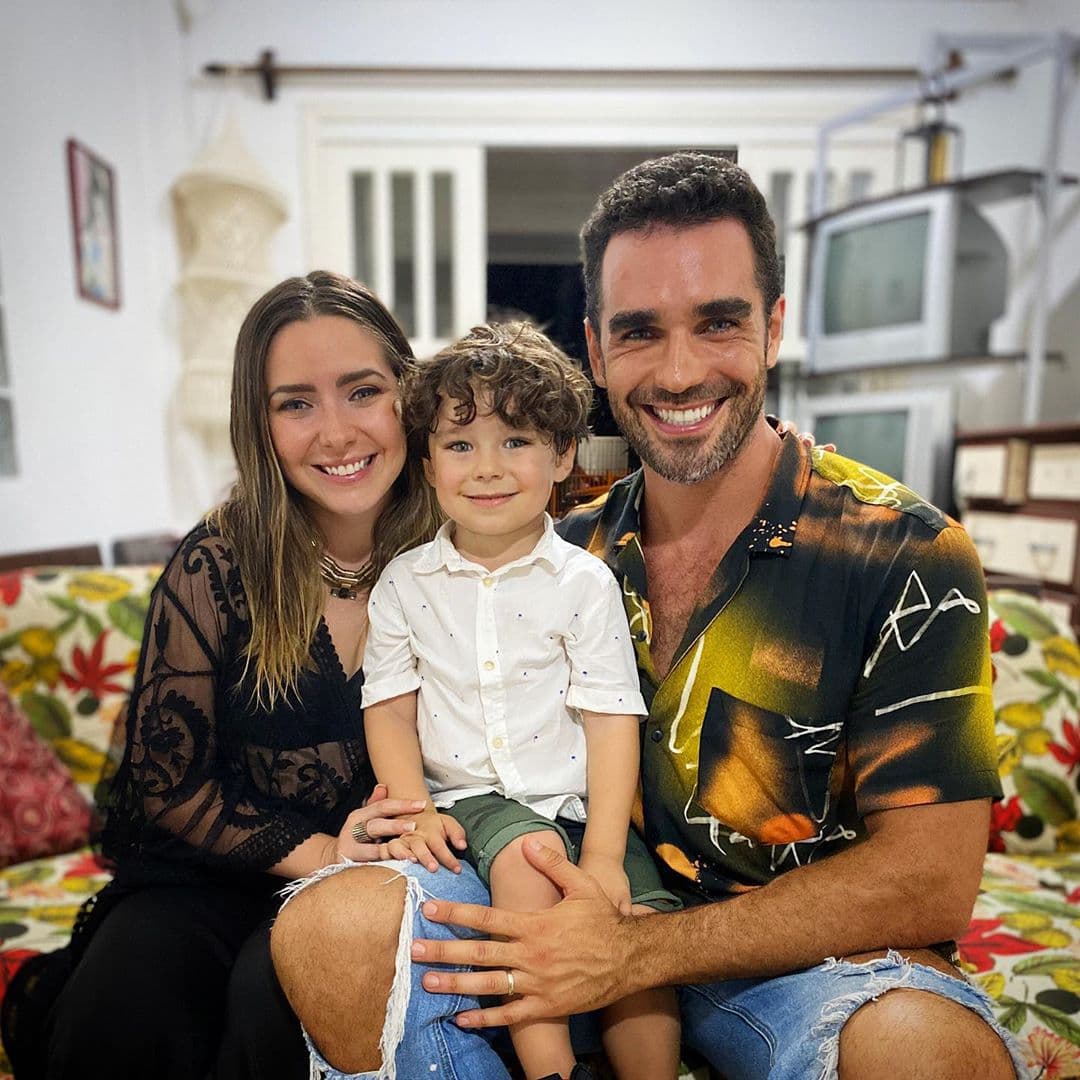 Ariadne Díaz y Marcus Ornellas forman una de las parejas más sólidas del mundo del espectáculo desde 2015. Como fruto de esa relación nació Diego, su pequeño hijo que el próximo 11 de mayo cumplirá cuatro años. La pareja, está comprometida en matrimonio desde 2018.