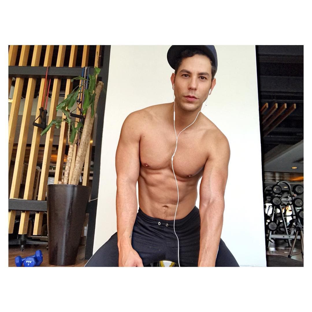 Y qué mejor que hacer ejercicio al ritmo de "Este Movimiento".