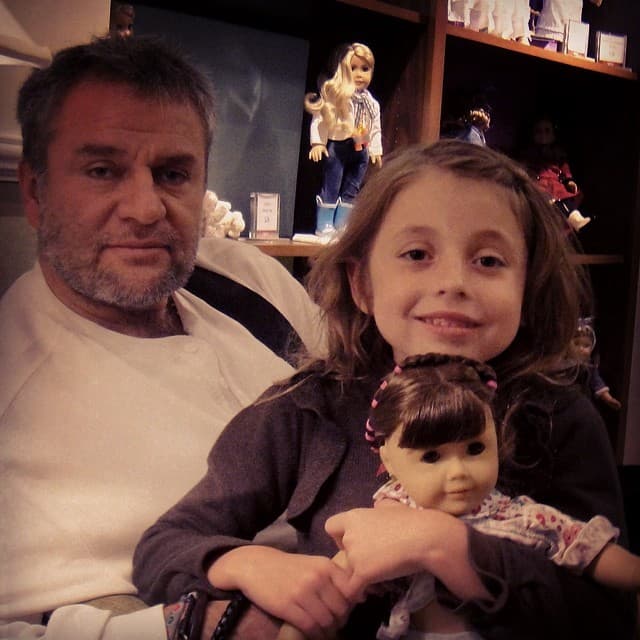 Pero la más pequeña de la familia Castro Rivera también fue celebrada por su papá José Alberto ‘El Güero’ Castro, quien a primera hora compartió una foto junto a su pequeña, a quien le dedicó un conmovedor mensaje.