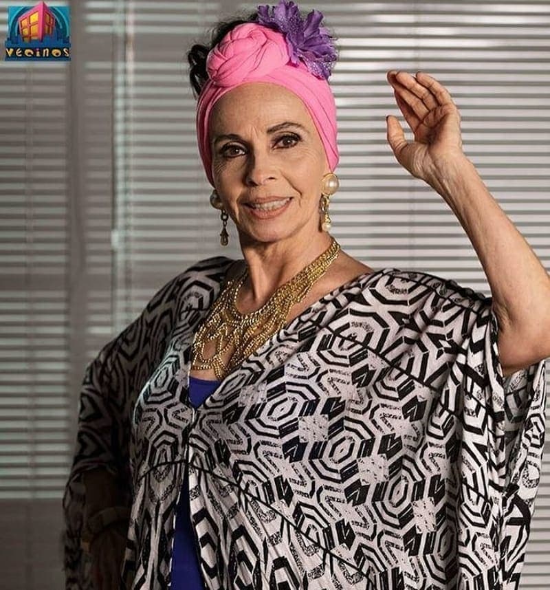 Macaria ('Doña Magda') tiene un hijo llamado Juan Antonio.