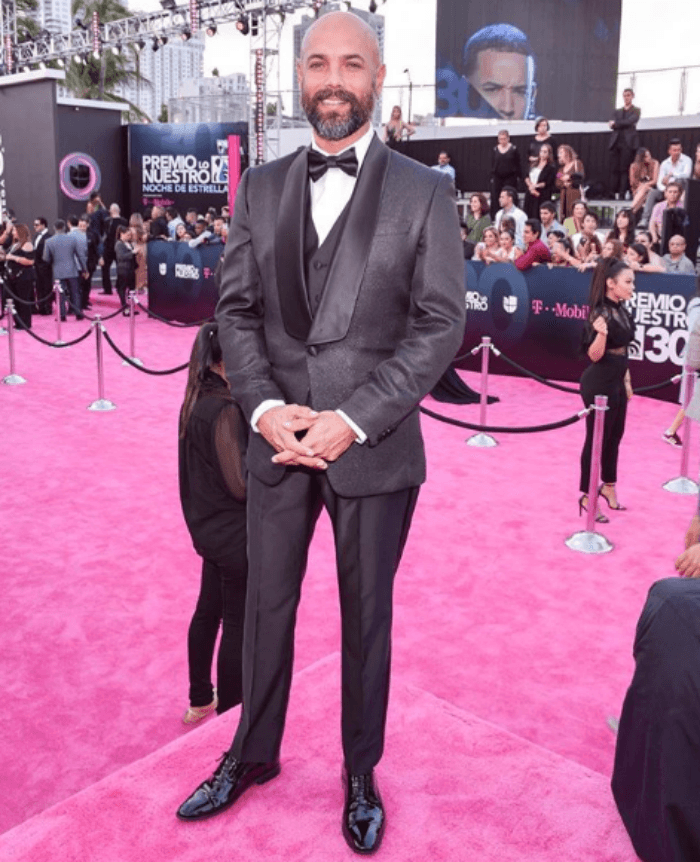 Javier Poza desfiló como todo un caballero.