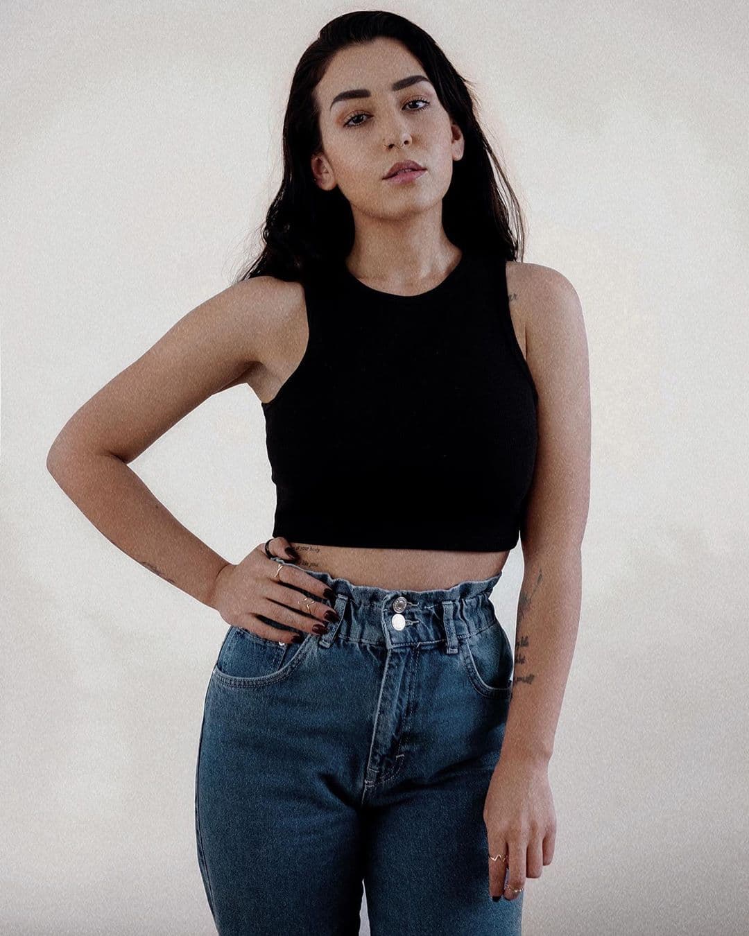 Romina Marcos muestra orgullosa su celulitis en traje de baño tras bajar más de 18 kilos