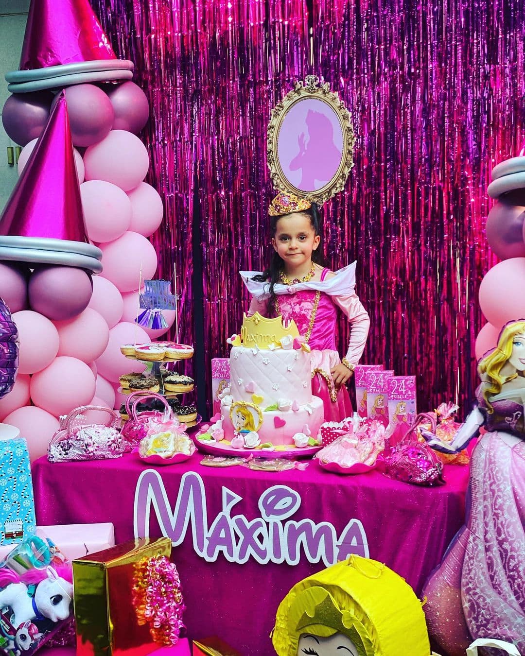 "Hoy celebramos con mucho orgullo y amor el cumpleaños#5de nuestro hijos#máximasalinasálvarez y #leónsalinasálvarez son la luz de nuestras vidas con todo nuestro amor Les compartimos este momento y agradecemos a todos por sus muestras de cariño para León y Máxima".