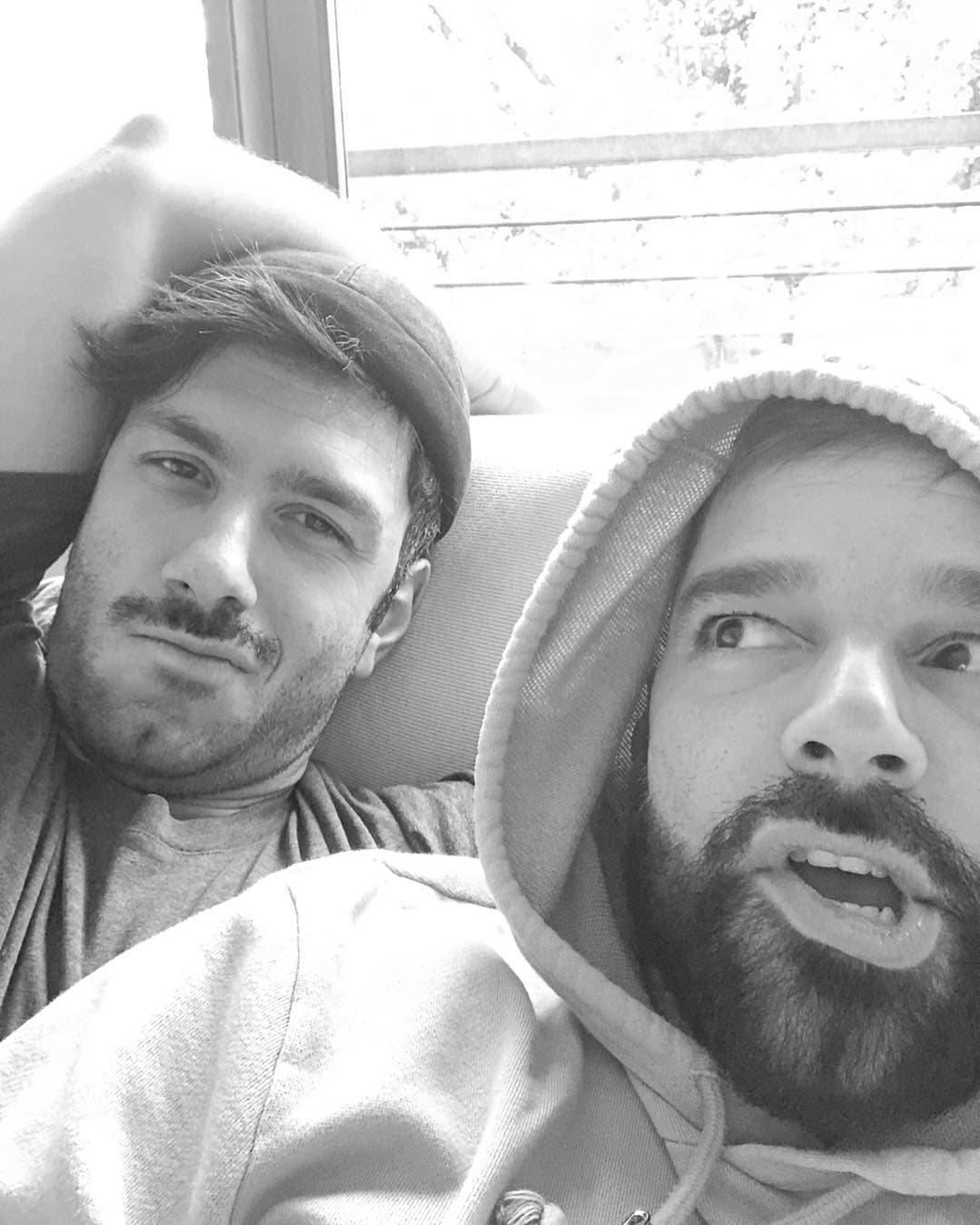 Ricky y Jwan se han convertido en una célebre y querida pareja en el mundo del espectáculo.